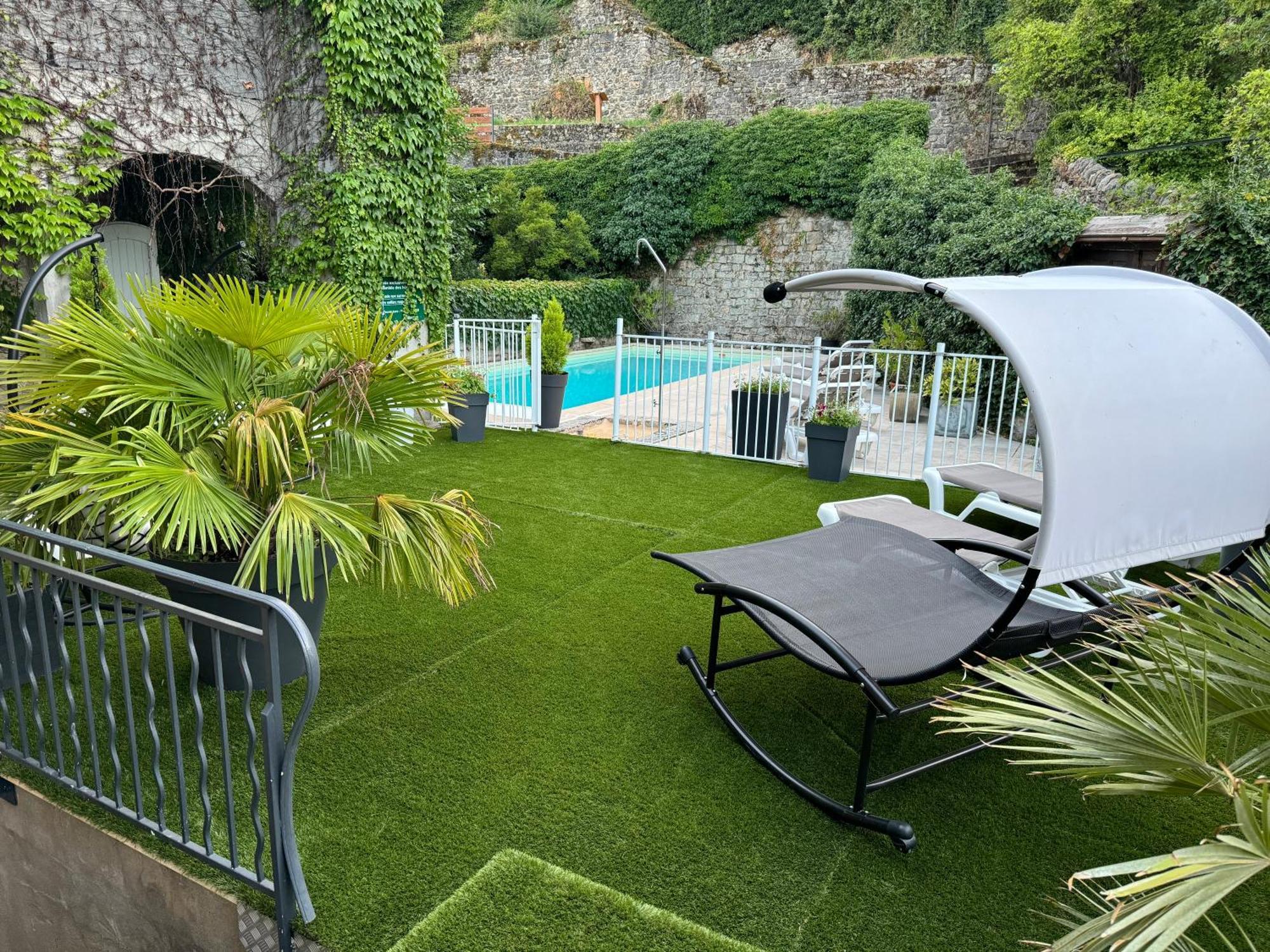 Hotel Le Sully Meyrueis Exterior photo
